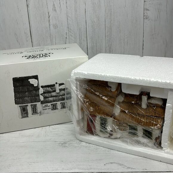 Department 56 Dickens Village Series - The Cottage of Bob Cratchit NO LIGHT - Picture 1 of 4